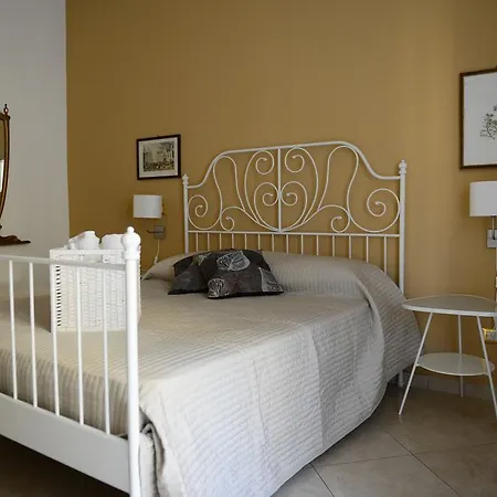 Apartment Domus Est